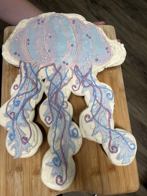 Jellyfish Birthday Cake, Jellyfish Cake, Jellyfish Birthday, Jellyfish Party, 19 Bday, Decorate Cake, 16 Candles, Fish Cake, 17th Birthday