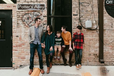 Fall Urban Family Photos, City Family Pictures, Family Pictures In The City, Downtown Family Of 3 Photoshoot, Industrial Family Photoshoot, Downtown City Family Photoshoot, Urban Family Photoshoot Outfits, Urban Family Photoshoot, Family Photos Downtown