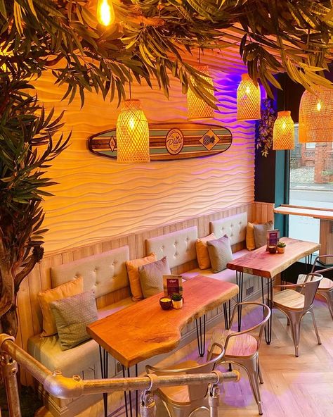 Biophillic Interiors, Boho Restaurant, Juice Bar Interior, Surf Cafe, Surf Bar, Juice Cafe, Deco Surf, Juice Bar Design, Boho Bar