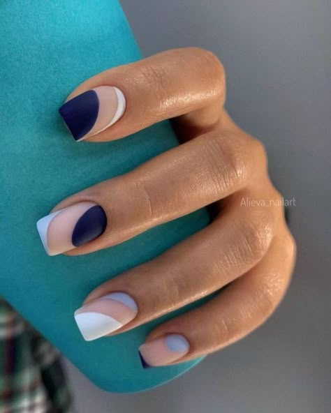 Blue And White Nail Ideas, Geometric Nail Designs, Blue And White Nail, White Nail Ideas, Blue Ombre Nails, Blue And White Nails, Geometric Nail, Work Nails, White Nail