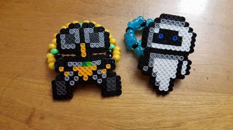 Wall-E Wall-e Perler Beads, Walle And Eva, Bead Templates, Wall E Eve, Perler Ideas, Art Perle, Perler Bead Templates, Melting Beads, Iron Beads