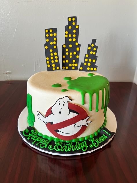 Ghostbusters Birthday Cake, Ghostbusters Cake, Ghost Busters Birthday Party, Ghostbusters Birthday Party, Lincoln Birthday, 10 Birthday Cake, 4th Birthday Cakes, Baking Sweets, Ghostbusters