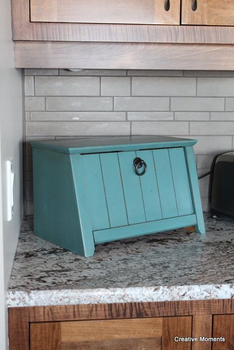 Bread Boxes On Counter Diy, Corner Bread Boxes On Counter, Corner Bread Box Ideas, Wooden Bread Box Ideas, Diy Bread Box Ideas, Bread Box Diy, Bread Box Ideas, Rustic Bread Boxes, Wooden Bread Box