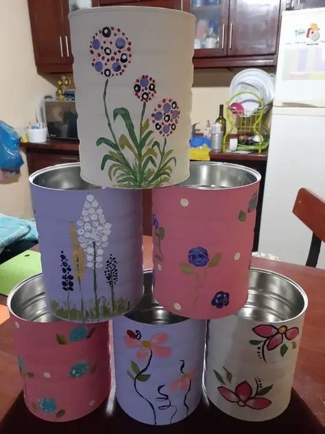 40+ Awesome DIY Home Decor Ideas on a Budget - HubPages Flower Vase Crafts, Painted Tin Cans, Tin Can Art, Thrift Store Diy, Aluminum Can Crafts, Diy Bowl, Decoupage Tray, Painted Pots Diy, Jar Art