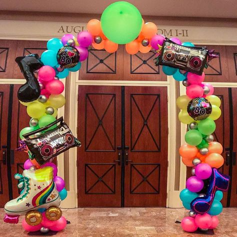 Neon Balloons, Middle School Dance, Moms 50th Birthday, 80s Theme Party, 80s Theme, 80s Party, Glow Party, School Dances, Balloon Art