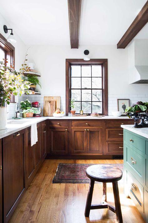 Cottage Kitchen Dark Cabinets, Mahogany Kitchen Cabinets Farmhouse, Small Kitchen Victorian, Dark Wood Kitchen Inspiration, Kitchen Design Dark Wood Cabinets, Dark Wood Kitchen Aesthetic, Dark Kitchen Wood Cabinets, Open Wall Cabinets Kitchen, Boho Kitchen Dark Cabinets