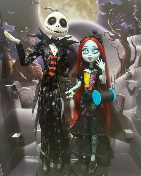 Monster High Skullector The Nightmare Before Christmas Jack and Sally dolls - YouLoveIt.com Nightmare Before Christmas Dolls, Sally And Jack, New Monster High Dolls, The Nightmare Before Christmas Jack, Nightmare Before Christmas Jack, Christmas Dolls, Jack And Sally, Monster High Doll, The Nightmare Before Christmas