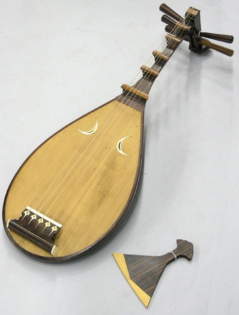 6689: Japanese Biwa, Lute, 20th Century : Lot 6689 Mindanao Instruments, Biwa Japanese Instrument, Pipa Instrument, Instrument Reference, Japanese Instruments, Chinese Musical Instruments, Japanese Guitar, Wooden Musical Instruments, Homemade Instruments