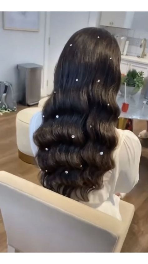 Winter Dance Hairstyles, Grad Hairstyles, Elegance Hair, Bling Hair, Cute Prom Hairstyles, Prom Hair Medium, Winter Dance, Diamond Hair, Simple Prom Hair