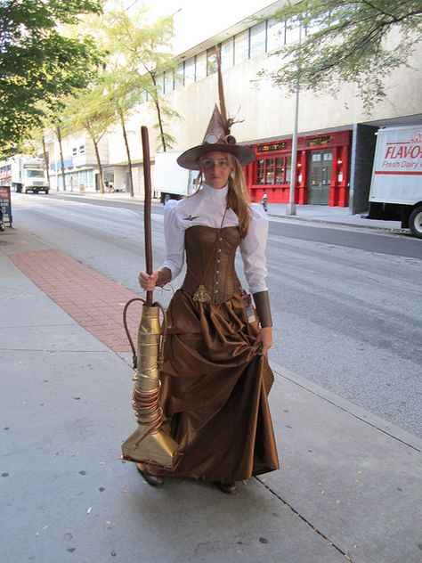 Dragon Con , Steampunk Witch by Master Magnius, via Flickr Steampunk Witch, Steampunk Halloween, Steam Girl, Witch Costumes, Steampunk Women, Diy Kostüm, Lady Like, Style Steampunk, Steampunk Cosplay