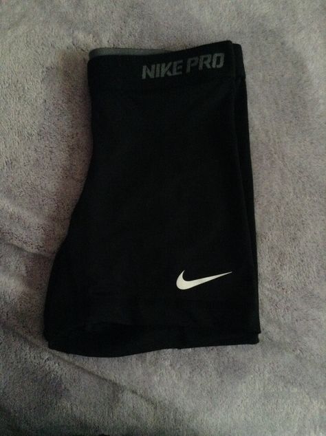 Nike Pro Aesthetic, Nike Pros Aesthetic, Nike Pro Shorts Outfit, Amazon Workout Clothes, Black Nike Shorts, Cute Nike Outfits, Nike Style, Mode Zara, Nike Pro Shorts