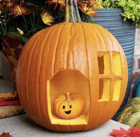 🧡🧡🧡 Pumpkin Carving Idea, Cute Pumpkin Carving, Halloween Date, Pumkin Carving, Halloween Pumpkin Carving Stencils, Creative Pumpkin Carving, Easy Pumpkin Carving, Pumpkin Carving Designs, Pumpkin House