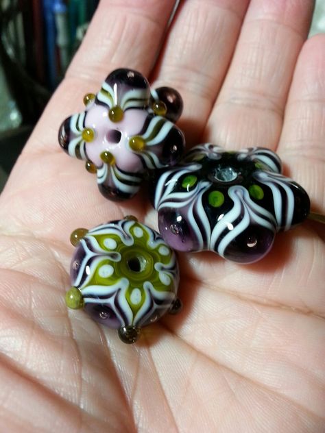 Glass Bead Jewelry, Marbles Images, Lampwork Bead Jewelry, Glass Making, Glass Lampwork, Glass Beads Jewelry, Focal Beads, Work With Animals, Chunky Beads