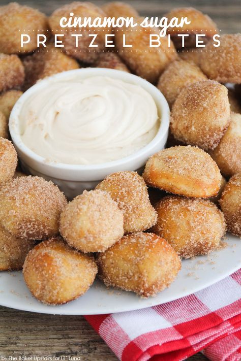 Cinnamon Sugar Pretzel Bites - Auntie Anne's copycat recipe. These things are AMAZING!! Super soft on the inside and full of cinnamon, sugar flavor with a yummy dip made with powdered sugar, vanilla, butter, and maple extract! Cinnamon Sugar Pretzel Bites, Cinnamon Sugar Pretzels, Soft Pretzel Recipe, Tiramisu Dessert, Quick Dessert Recipes, Dessert Bites, Pretzels Recipe, Paula Deen, Fun Baking Recipes