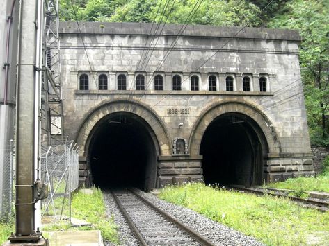 Railway Tunnel, Train Pictures, Slow Travel, Portal, Louvre, Train, Building, Travel