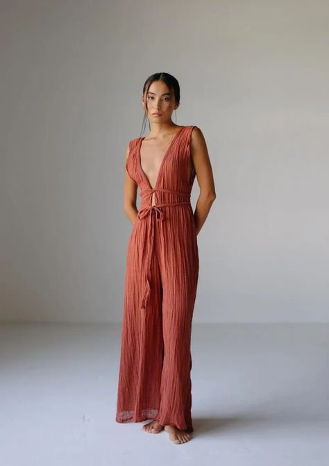 Goddess Outfit, Stylish Maxi Dress, Baked Clay, Chic Maxi Dresses, Stylish Jumpsuit, Outfit Primavera, Kimono Dress, Boho Outfits, Wedding Guest Dress