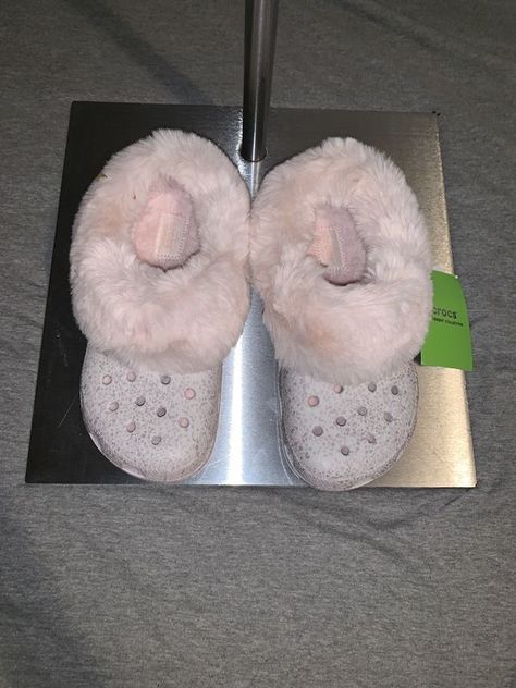 Crocs With Fur, Fur Aesthetic, Crocs Fashion, Crocs Boots, Fab Shoes, Cute Slippers, Personalized Shoes, Fur Shoes, Fresh Shoes