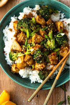 Orange Chicken And Broccoli, Spicy Orange Chicken, Healthy Orange Chicken, Chili Lime Shrimp, Chicken Tortellini, Orange Chicken Recipe, Chicken And Broccoli, One Skillet, Sauteed Chicken