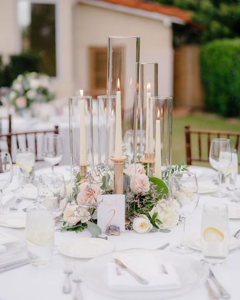 This is how you do a centerpiece with tapered candles! 🙌🏼💕 Florist @splendidsentiments | Photo @davidmanningphotographer | Venue… Tall Candle Centerpiece, Centerpiece Round Table, Round Table Centerpieces Wedding, Classic Wedding Centerpieces, Taper Candle Centerpiece, Candlestick Centerpiece Wedding, Round Table Centerpieces, Votive Candles Wedding, Pillar Candle Centerpieces