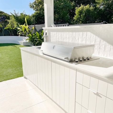 Quantum Quartz, Tiles Outdoor, Kitchen Splashback Tiles, Bar Fridge, Outdoor Bbq Area, Square Tiles, Outdoor Bbq Kitchen, Beer Keg, Alfresco Area