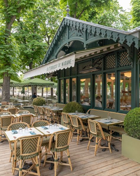 A Day in the Luxembourg Gardens - Paris For Dreamers Paris Buildings, Terrace Restaurant, Luxembourg Gardens, Cafe Terrace, Parisian Cafe, Restaurant Paris, French Cafe, Paris Cafe, Garden Cafe