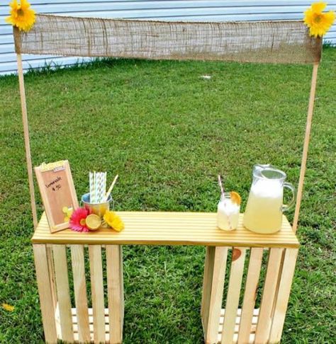 DIY-Wooden-Crate-Lemonade-Stand Crate Lemonade Stand, Kids Lemonade Stands, Diy Lemonade Stand, Kids Lemonade, Diy Lemonade, Diy Wooden Crate, Lemonade Party, Diy Xmas Gifts, Woodworking For Kids