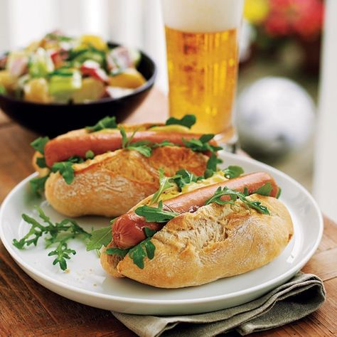 With frankfurter and bierwurst sausage, this hot dog-style roll is a thoroughly German recipe. Frankfurter Recipes, Eurovision Party, Quark Cheese, Gourmet Hot Dogs, German Sausage, Food Contest, Hot Dog Recipes, Delicious Magazine, Delicious Donuts