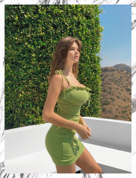 Ashley Tervort, Ashley Ann, Green Dress, Persona, A Woman, Tumblr, Funny, Green