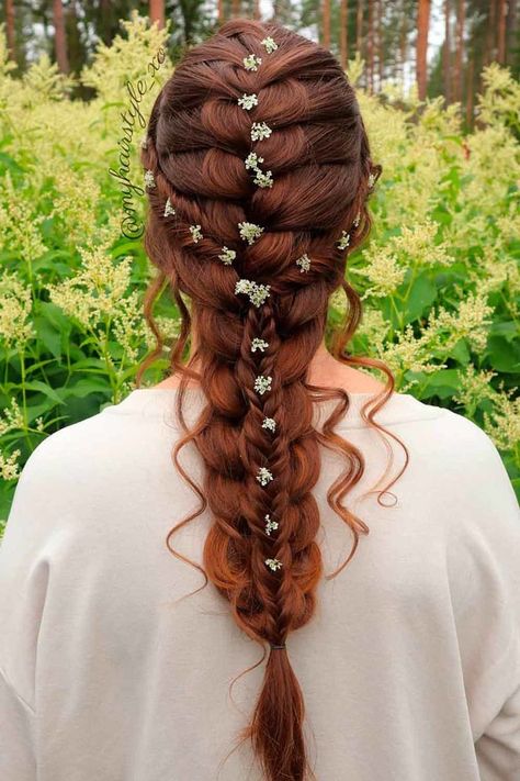 Combined Hairstyles With French Braids With Flowers ❤ At times it may seem that French braid is simple and not worth paying attention to. But once you learn how to braid it correctly to create the endless masterpiece, you will surely appreciate this full of potential style. Besides, all the celebrities are heads over heels about it! #frenchbraid #lovehairstyles #hair #hairstyles #haircuts Fish Braid Hairstyles, Goddess Braid Styles, Tail Braids, Side French Braids, Flower Braids, Wedding Braids, Braided Hairdo, Traditional Hairstyle, French Braid Hairstyles