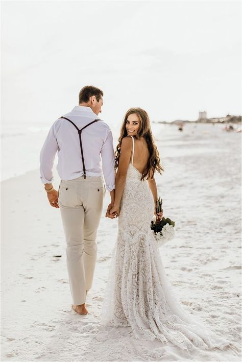 Wedding Pictures Beach, Beach Wedding Pics, Wedding Photography Bridal Party, Dream Beach Wedding, Wedding Portrait Poses, Wedding Picture Poses, Beach Wedding Inspiration, Wedding Beach Ceremony, Beach Wedding Photos