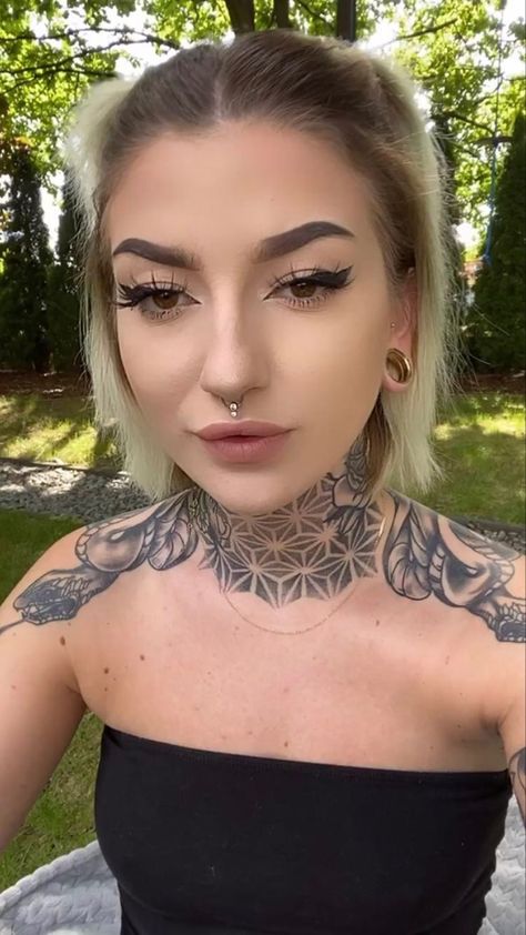 Cross Tattoos For Women Neck, Female Throat Tattoo Ideas, Tattoos For Women Neck, Neck Tattoo Women, Womens Faces, Front Neck Tattoo, Animal Tattoos For Women, Female Tattoo Models, Best Neck Tattoos