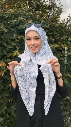 Tudung Bawal Style, Scarf Hijab Styles, Bawal Style, Hijab Turban Style, How To Wear Hijab, Hijab Cap, Fesyen Islam, Sports Hijab, Women Turban