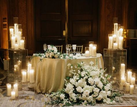 Candle Lit Sweetheart Table, Sweetheart Table Wedding Modern, Sweetheart Table Design, Candlelit Sweetheart Table, Modern Sweetheart Table Wedding, Candle Sweetheart Table, Minimal Sweetheart Table, Sweetheart Table Candles, Head Table Backdrop