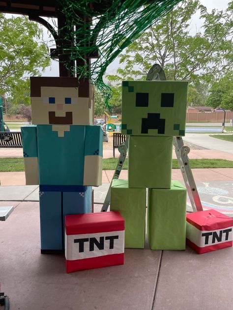 Minecraft Classroom, Minecraft Themed Birthday Party, Minecraft Birthday Decorations, Diy Minecraft Birthday Party, Minecraft Party Decorations, Minecraft Birthday Cake, Minecraft Theme, Minecraft Characters, Classroom Transformation