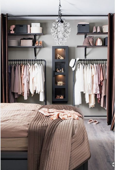 Teenage Room Decor, Closet Bed, Tiny Bedrooms, Open Closet, Closet Room, Design Del Prodotto, Closet Ideas, Closet Designs, Closet Bedroom