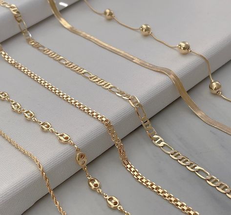 Woman Gold Chain Designs, Jewelry Instagram Feed Ideas, Gold Chain Bracelet For Women, Gold Chain Designs For Women, Chain Designs Gold, Gold Chain Women, Gold Neck Chain, خواتم خطوبة, Jewellery Chain