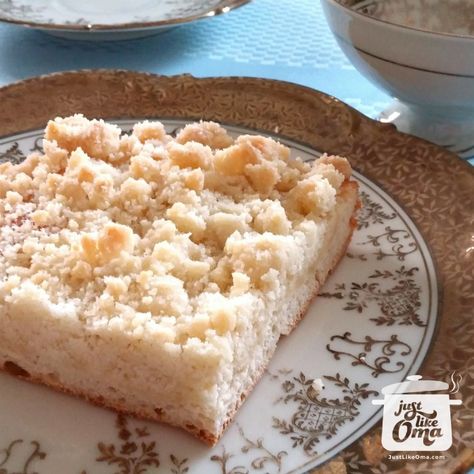 ❤️ Butterkuchen, German Butter Cake. A sweet treat for when company comes over! Fun to make, and yummy to eat! Give Oma's butter cake a try! German Butter Cake, Apricot Tart Recipe, Mastros Butter Cake, Easy German Recipes, Kentucky Butter Cake, Fruit Tart Recipe, German Cake, German Baking, Butter Cake Recipe