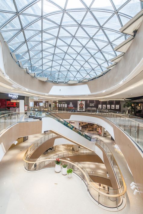 Gallery of School in the Sky, Guangzhou Tianhe Vanke Plaza / FCHA - 4 Shopping Mall Interior, Shopping Mall Design, Atrium Design, Skylight Design, Commercial Design Exterior, Interior Design Drawings, Mall Design, Mix Use Building, Tutankhamun