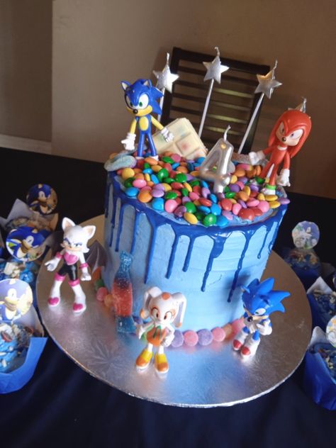 Easy Sonic Birthday Cake, Homemade Sonic Cake, Diy Sonic Cake, Sonic Birthday Cake, Sonic Cake, Vanilla Birthday Cake, Baby Boy Birthday Cake, Sonic Birthday Parties, Gravity Cake