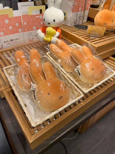 Miffy Sakura Bakery, Miffy Bread, Brown Miffy, Miffy Bakery, Miffy Bag, Miffy Aesthetic, Bag Bread, Cute Snacks, Food O