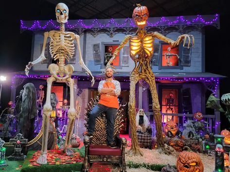 JOB DIARY: I Created Home Depot's 12-Foot Skeleton Home Depot Halloween Decorations, 12 Foot Skeleton, Home Depot Halloween, Haunted Corn Maze, Giant Skeleton, Dekorasi Halloween, Halloween Cans, Halloween Pictures, Outdoor Halloween