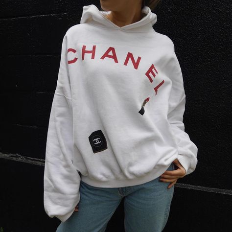 Chanel Hoodie, Chanel Clothes, Chanel Sweatshirt, Chanel Outfit, Mode Chanel, Chanel Logo, Sweater White, Chanel Fashion, Hooded Tops