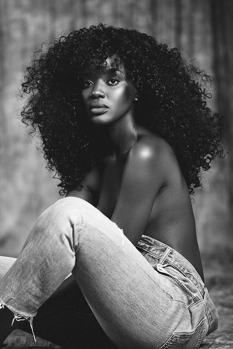 Creative Hair Shoot Ideas, Big Hair Photoshoot Black Women, Black Vintage Photoshoot, Black And White Photography Black Women, Black And White Photoshoot Ideas, Indoor Photoshoot Ideas Creative, Inspirational Photoshoot, Outside Photoshoot Ideas, Photoshoot Ideas Black Women