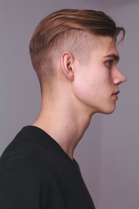 Jasiek – NEWfaces References Men, Short Hair Shaved Sides, Men Haircut Undercut, Short Undercut, Undercut Men, Model Looks, Haircut Inspiration, Slicked Back Hair, Mens Shaving