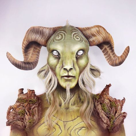 Goat Makeup, Animal Makeup, Creepy Halloween Makeup, Artist Makeup, Halloween Makeup Inspiration, Giant Monsters, Sfx Makeup, Halloween Makeup Looks, Face Design