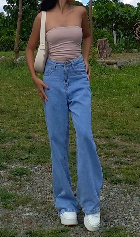 Cute Outfits Baggy Jeans, Cute Outfits Baggy, Loose Jeans Outfit, Baggy Mom Jeans, Outfits Baggy, Crop Top With Jeans, 2025 Vision, Loose Jeans, Baggy Jeans