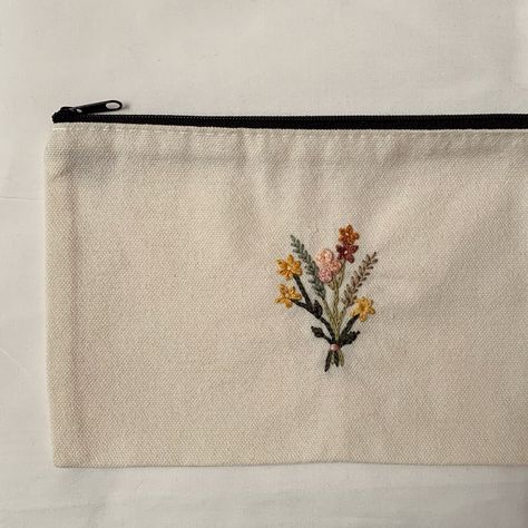 Embroidered Pencil Pouch, Makeup Bag Embroidery, Embroidered Pencil Case, Beige Pencil Case, Embroidery Pencil Case, How To Embroider Flowers, Minimalist Pencil Case, Embroided Flowers, Handmade Pencil Case