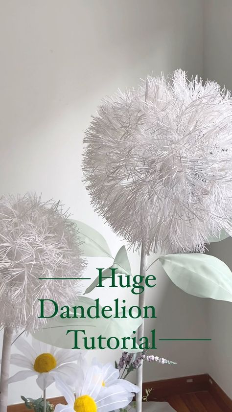 Paper Flowers Malaysia | It’s easy and hard to make huge dandelion. Easy as you’ll only need to cut the fringes but hard as you’ll need a lot of them! ⚠️300 in… | Instagram Dandelion Paper Flower, Diy Dandelion Flower, Diy Dandelion, Dandelion Puffs, Sip N Paint, Dandelion Flower, March 25, Paper Flowers, Dandelion