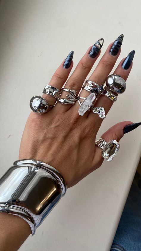 Chunky Jewelry Aesthetic Silver, Chunky Silver Jewellery Aesthetic, Maximalist Silver Jewelry, Maxamilist Jewelry, Silver Maximalist Jewelry, Maximalist Jewelry Aesthetic, Maximalist Jewelry Silver, Silver Chunky Jewellery, Chunky Silver Jewelry