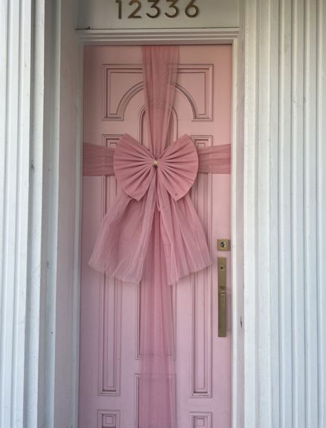 pink | aesthetic | bow | princess | princess aesthetic | accessories | coquette | cottage | magical | pink girl | princess style | coquette core Lila Party, Pink Xmas, Pink Door, Pink Christmas Decorations, Deco Originale, Pink Life, Pink Girly Things, Pink Houses, Everything Pink